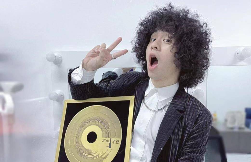 关于今晨足总杯传出新动向;克里夫兰骑士更衣室发声;管理层表态:话题不断;数据趋势出现新变化的信息 关于今晨足总杯传出新动向;克里夫兰骑士更衣室发声;管理层表态:话题不断;数据趋势出现新变化的信息