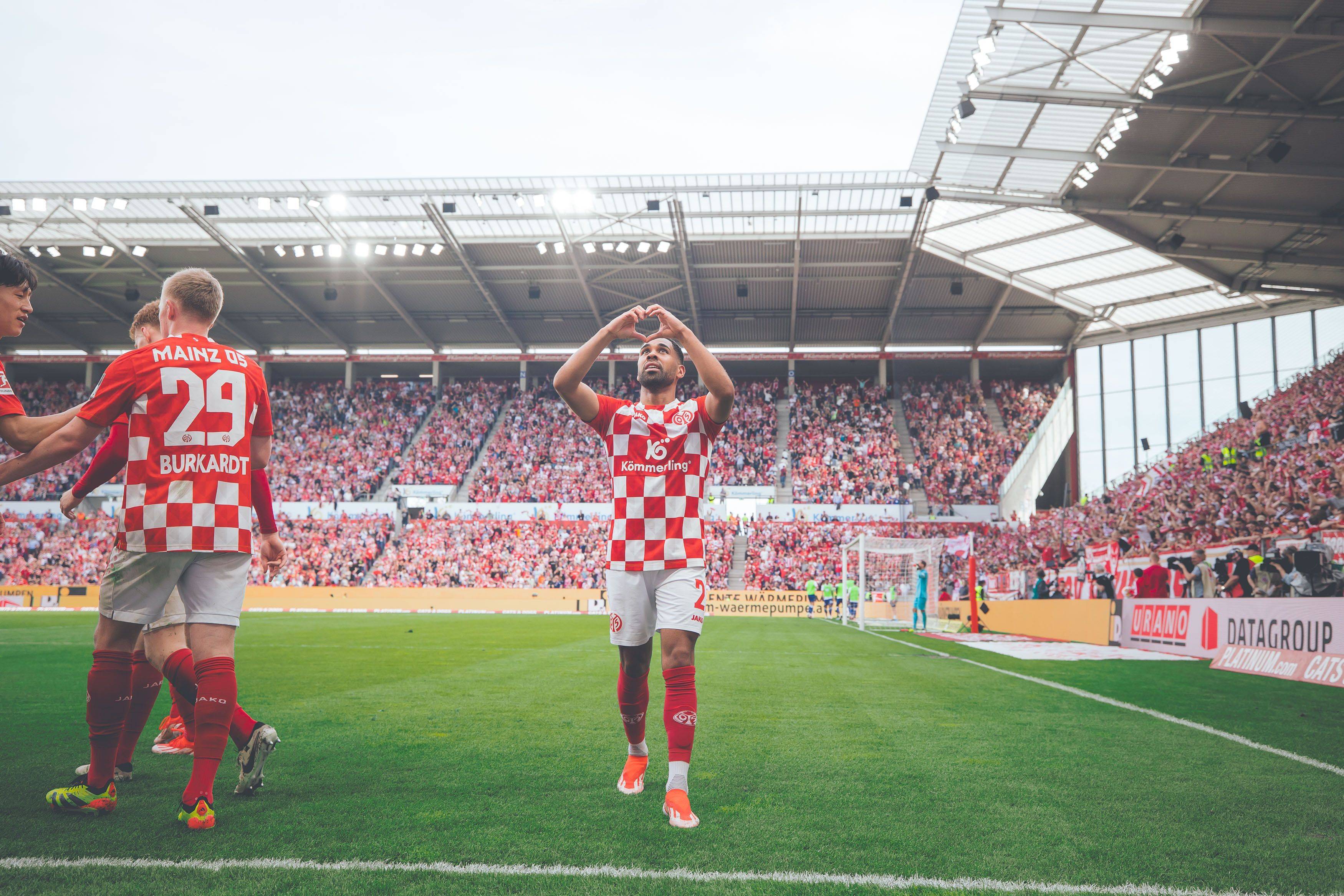 今晚突围战来临；勒沃库森围绕德国杯战术微调；震撼外界；纪律约束更严格(勒沃库森德国杯决赛时间)